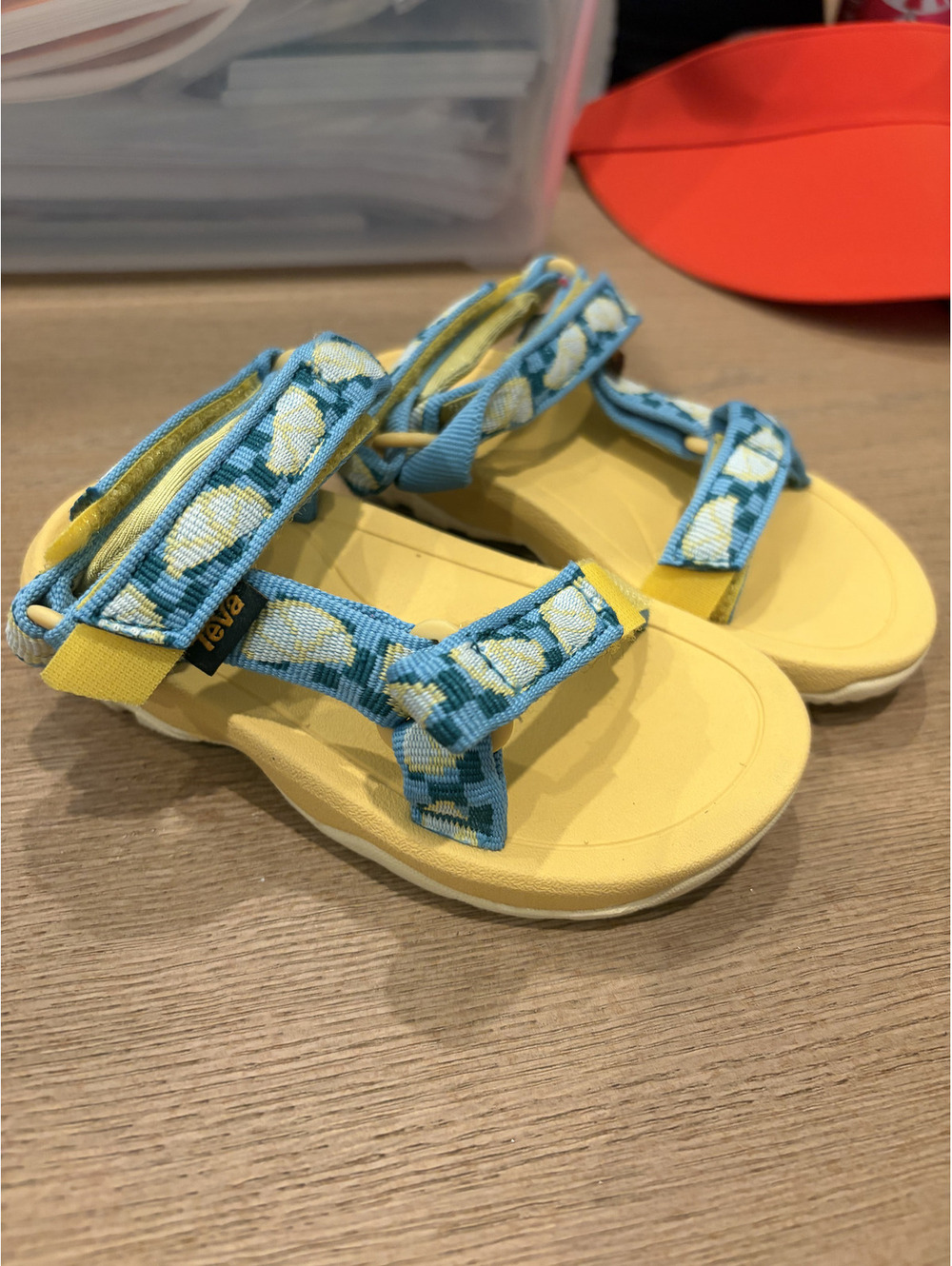 Kid's Teva Sandals size US 6 in yellow/blue